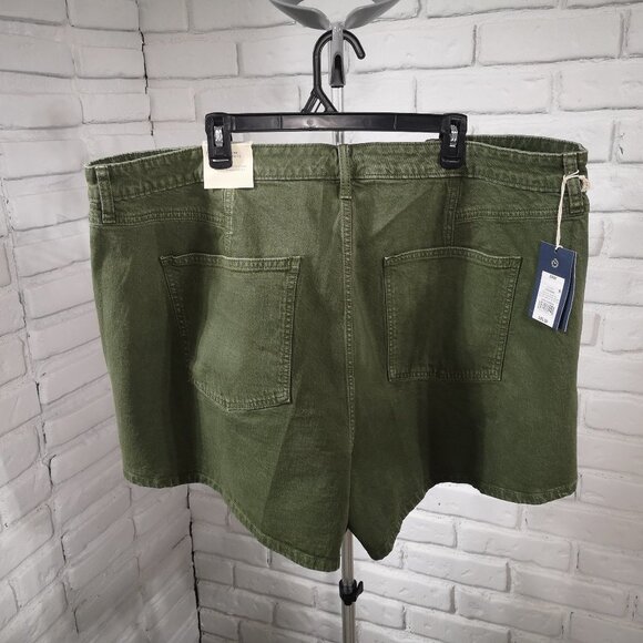 NWT Universal Thread Ladies Size 24W High Rise A-line Midi Green Denim Shorts - Picture 2 of 13
